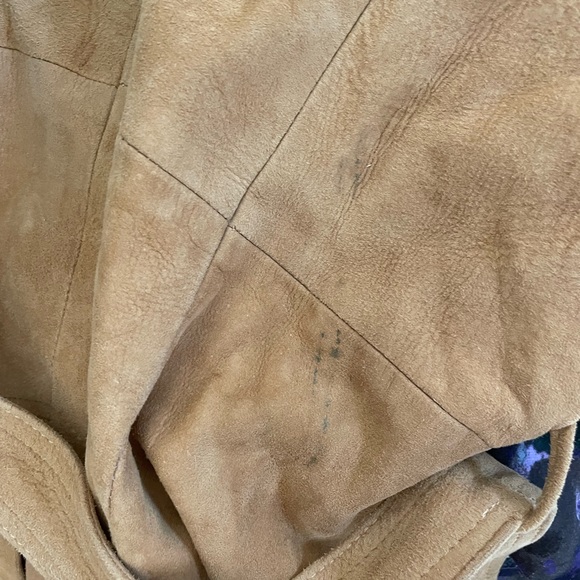 Gorgeous vintage leather lined belted jacket - Picture 10 of 13